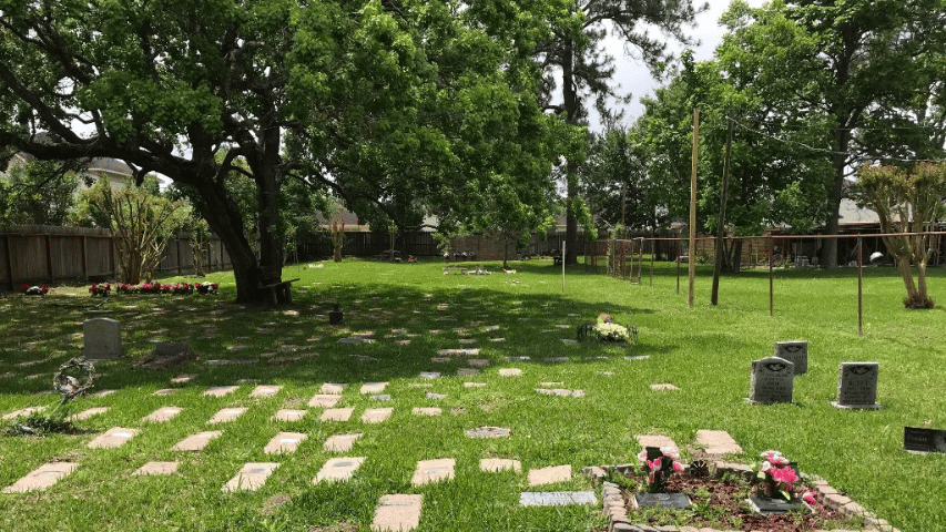 Hale's Half Acre Pet Cemetery in Houston, TX